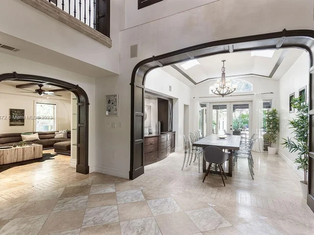 1051 NE 89th St, Miami FL 33138