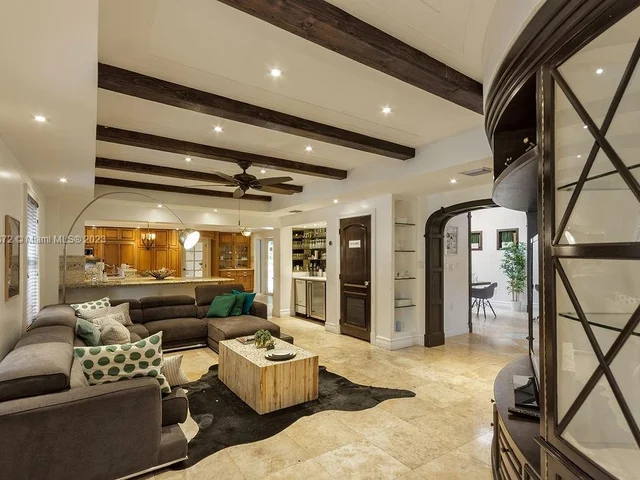 1051 NE 89th St, Miami FL 33138