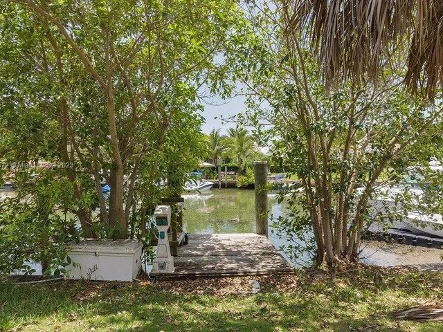 1051 NE 89th St, Miami FL 33138