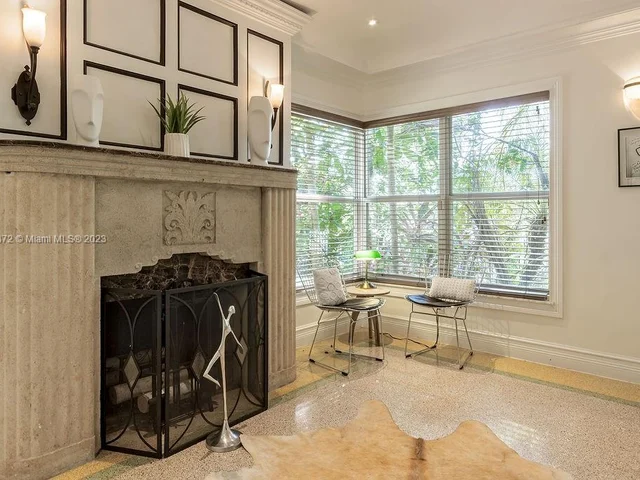 1051 NE 89th St, Miami FL 33138