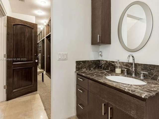 1051 NE 89th St, Miami FL 33138