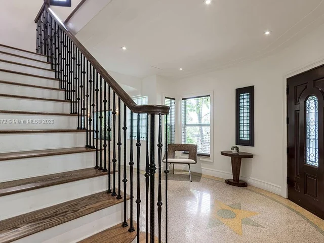 1051 NE 89th St, Miami FL 33138