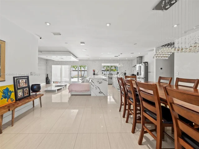 2120 NE 208th St, Miami FL 33179