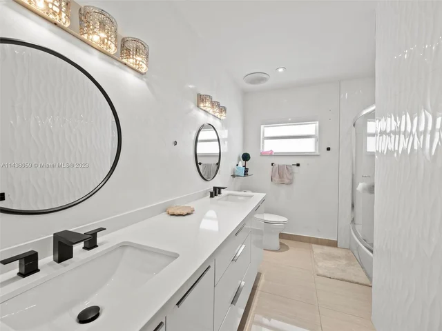 2120 NE 208th St, Miami FL 33179