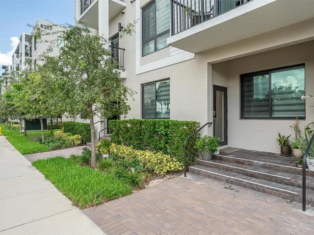 8301 NW 41st St # 102, Doral FL 33166