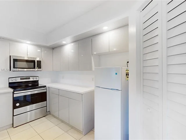 701 SW 128 th AVE # F104, Pembroke Pines FL 33027