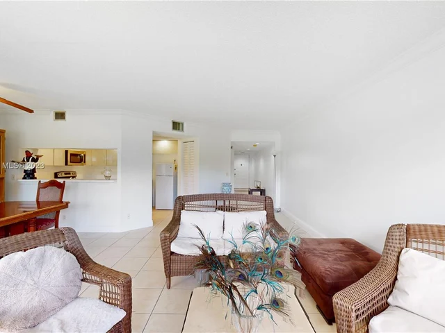 701 SW 128 th AVE # F104, Pembroke Pines FL 33027