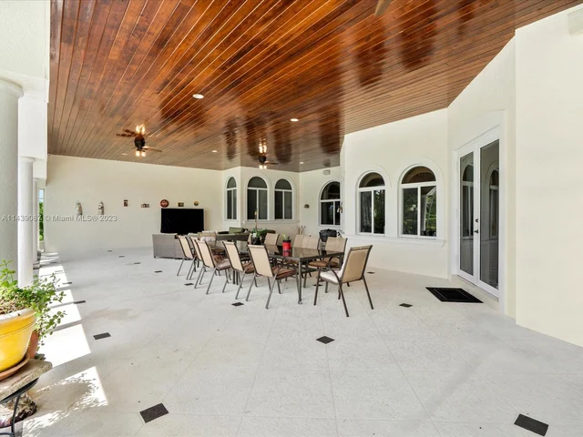 20571 SW 140th Ave, Miami FL 33177