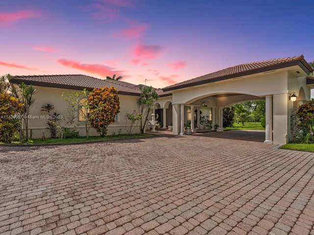 20571 SW 140th Ave, Miami FL 33177