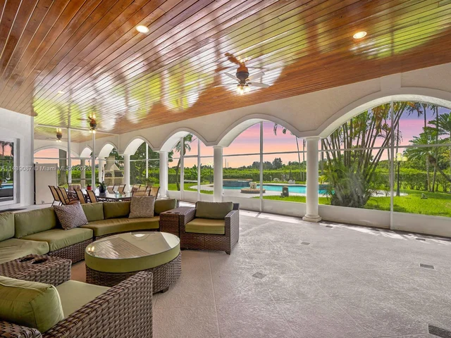 20571 SW 140th Ave, Miami FL 33177