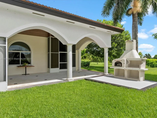 20571 SW 140th Ave, Miami FL 33177