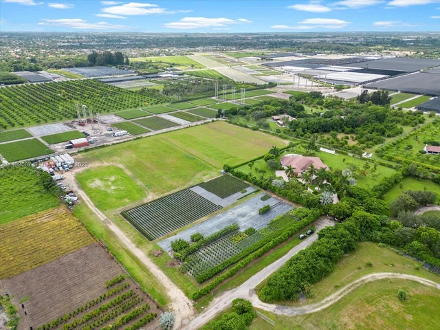 20571 SW 140th Ave, Miami FL 33177