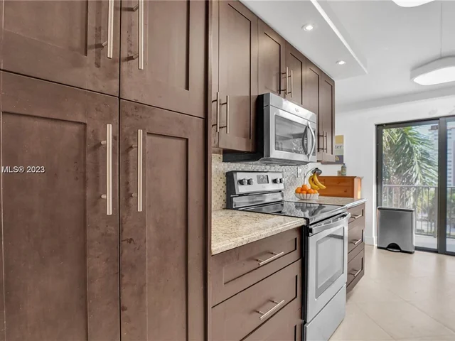 1201 S Ocean Dr # 406S, Hollywood FL 33019