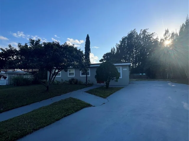 1812 NW 15th Ct, Fort Lauderdale FL 33311