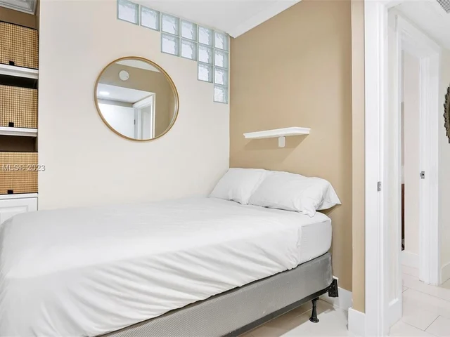 3801 S Ocean Dr # 1A, Hollywood FL 33019