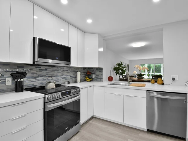 901 SW 138th Ave # 208C, Pembroke Pines FL 33027