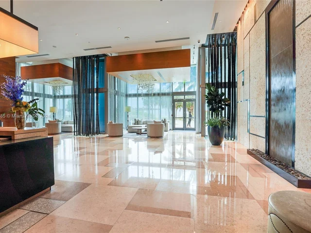 6801 Collins Ave # 1101, Miami Beach FL 33141