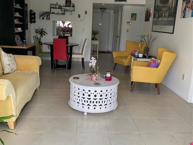 8345 Sunrise Lakes Blvd # 103, Sunrise FL 33322