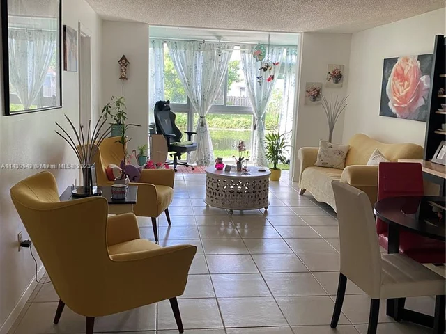 8345 Sunrise Lakes Blvd # 103, Sunrise FL 33322