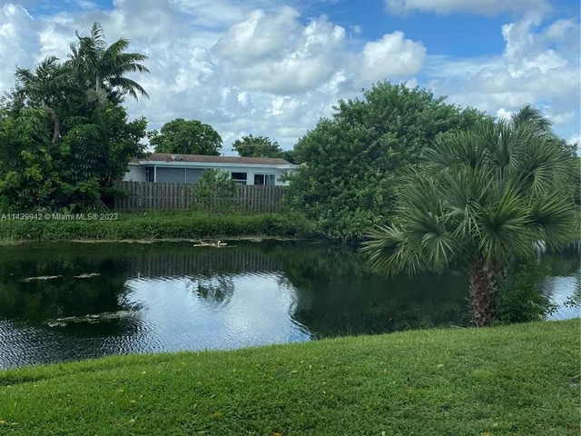 8345 Sunrise Lakes Blvd # 103, Sunrise FL 33322