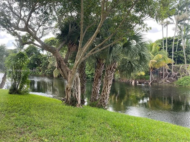 8345 Sunrise Lakes Blvd # 103, Sunrise FL 33322