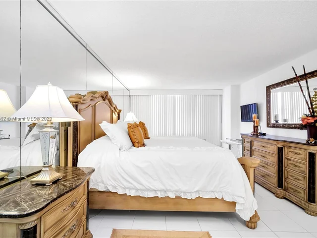 2301 S Ocean Dr # 306, Hollywood FL 33019