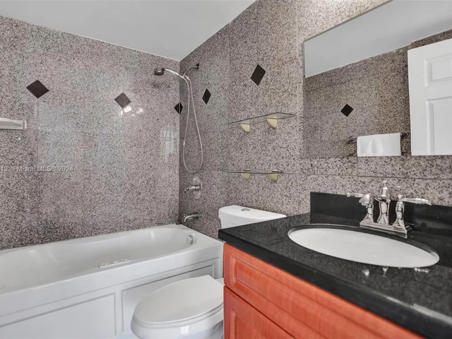 1720 Harrison St # 14E, Hollywood FL 33020