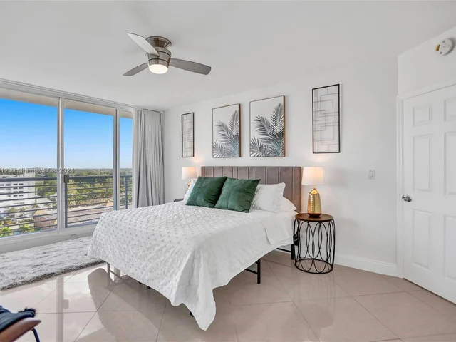 1720 Harrison St # 14E, Hollywood FL 33020