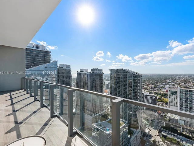 68 SE 6th Street, Miami FL 33131