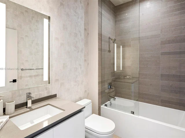 68 SE 6th Street, Miami FL 33131