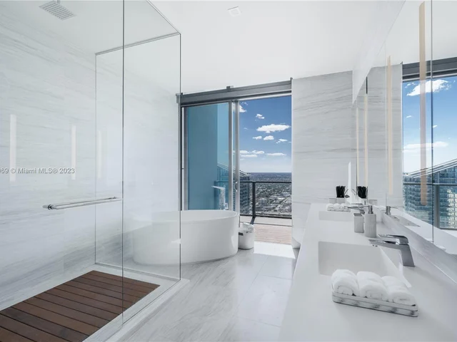 68 SE 6th Street, Miami FL 33131