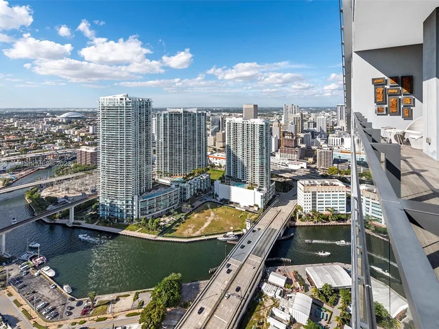 68 SE 6th Street, Miami FL 33131