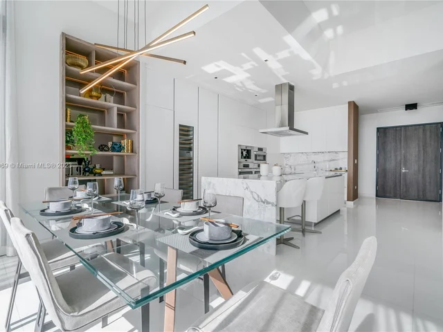 68 SE 6th Street, Miami FL 33131