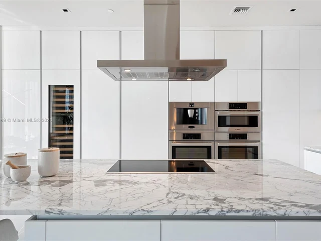 68 SE 6th Street, Miami FL 33131