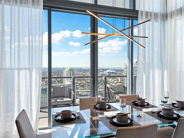 68 SE 6th Street, Miami FL 33131