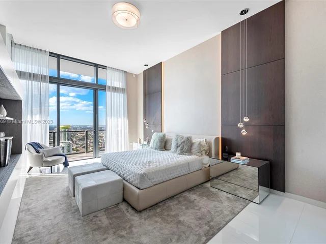 68 SE 6th Street, Miami FL 33131