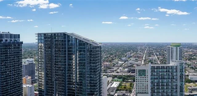 68 SE 6th Street, Miami FL 33131