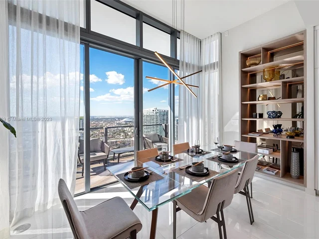 68 SE 6th Street, Miami FL 33131