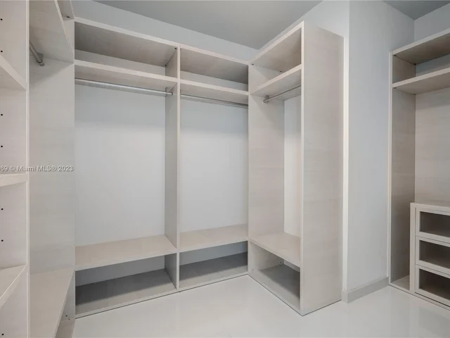 68 SE 6th Street, Miami FL 33131