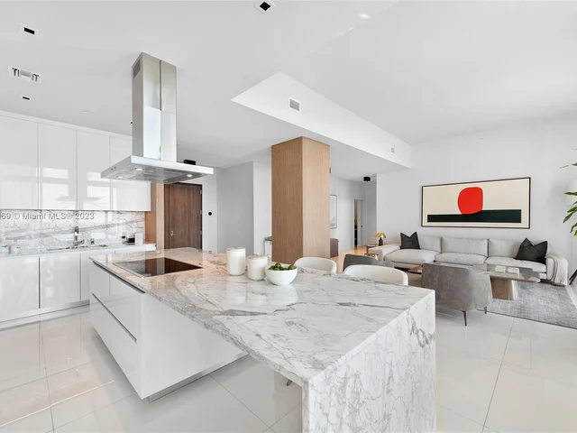 68 SE 6th Street, Miami FL 33131