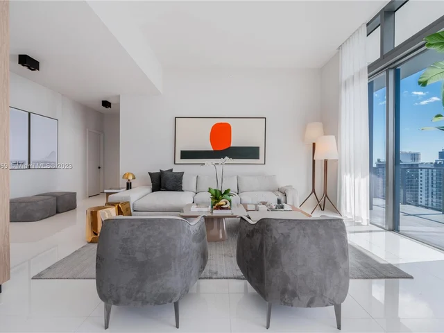 68 SE 6th Street, Miami FL 33131