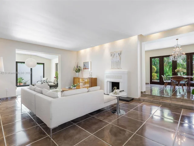 634 NE 56 ST, Miami FL 33137