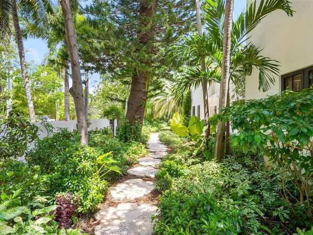 634 NE 56 ST, Miami FL 33137