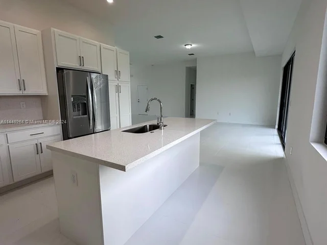 15604 SW 158 te, Miami FL 33187