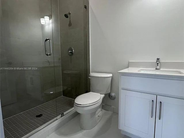 15604 SW 158 te, Miami FL 33187