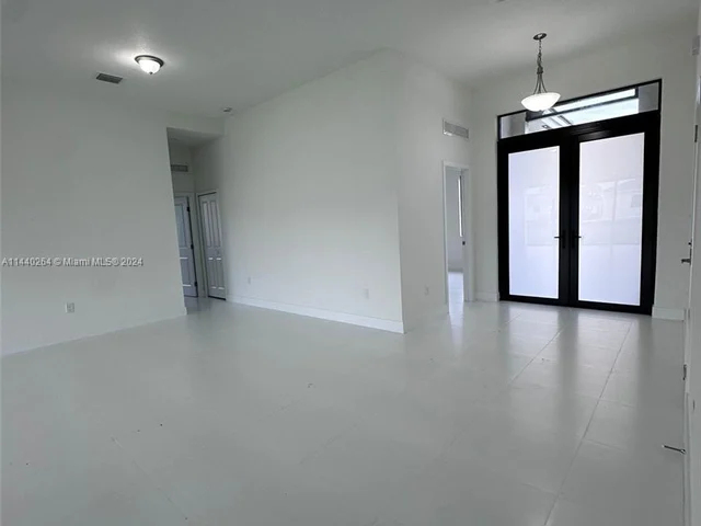 15604 SW 158 te, Miami FL 33187