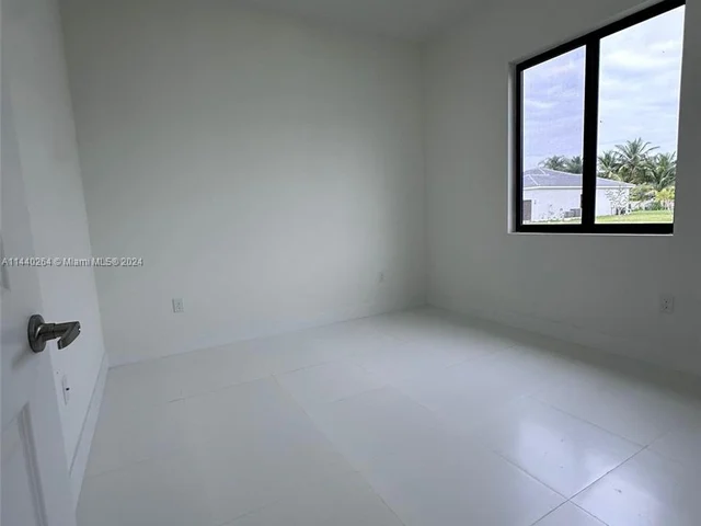 15604 SW 158 te, Miami FL 33187