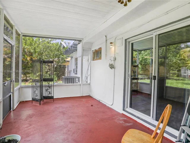 45 NW 127th St, North Miami FL 33168