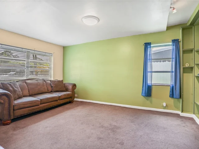 45 NW 127th St, North Miami FL 33168