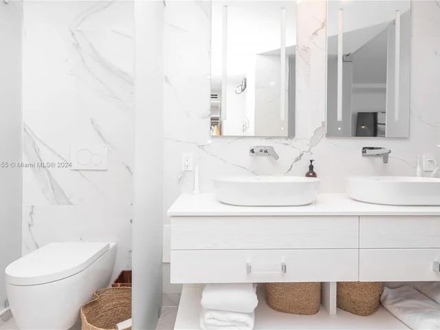 9 Island Ave # 2210, Miami Beach FL 33139